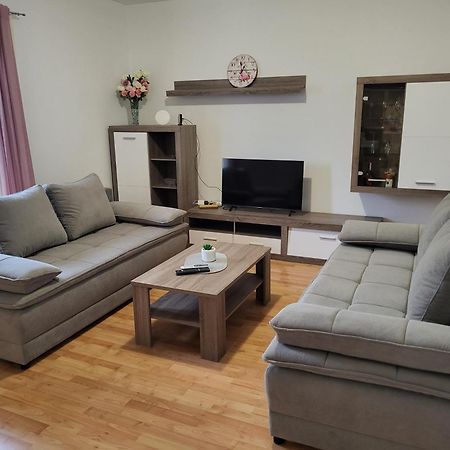 Apartmani Goga Starigrad Paklenica Extérieur photo