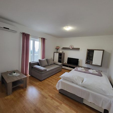 Apartmani Goga Starigrad Paklenica Extérieur photo