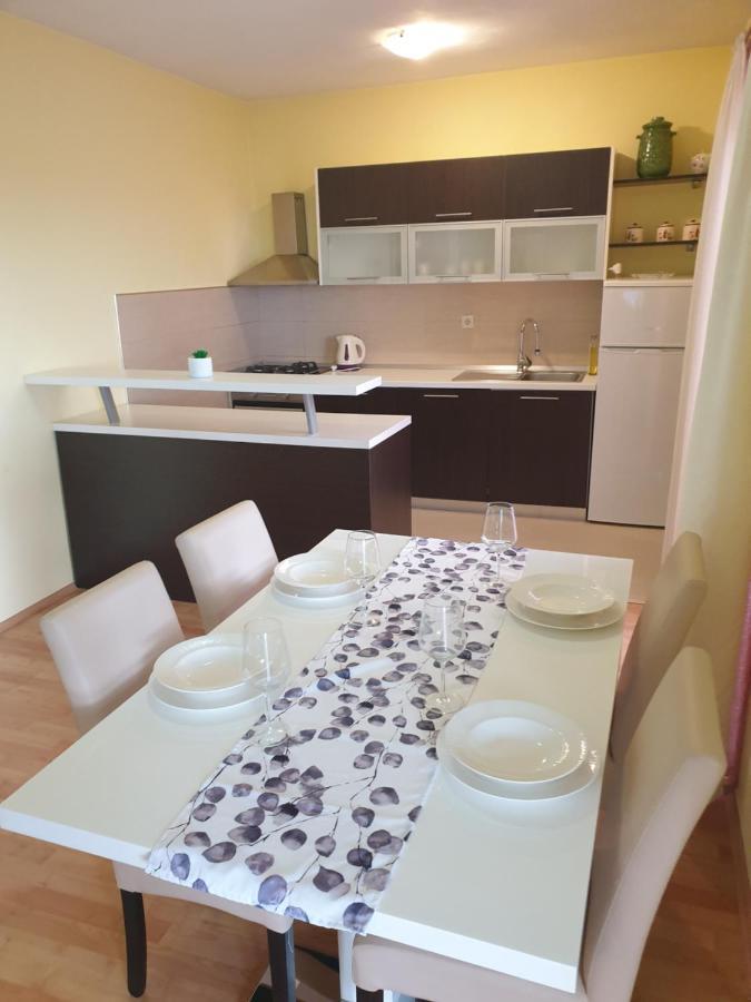 Apartmani Goga Starigrad Paklenica Extérieur photo