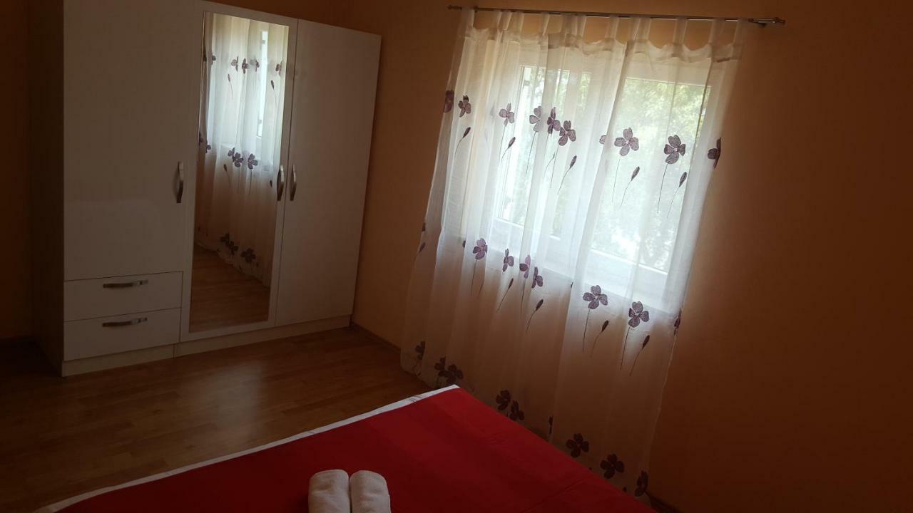 Apartmani Goga Starigrad Paklenica Extérieur photo